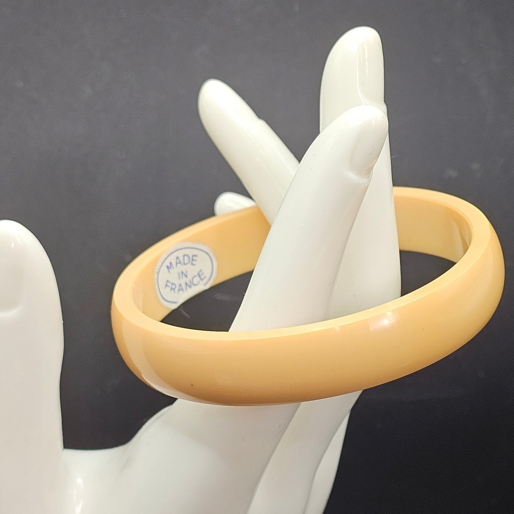 Vintage Pale Peach Bakelite‎ Bangle Bracelet Tested Made In France Size 7.5"